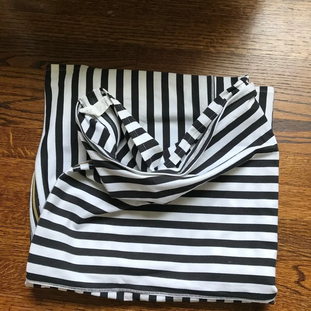 Lululemon Vinyasa Scarf With Zip